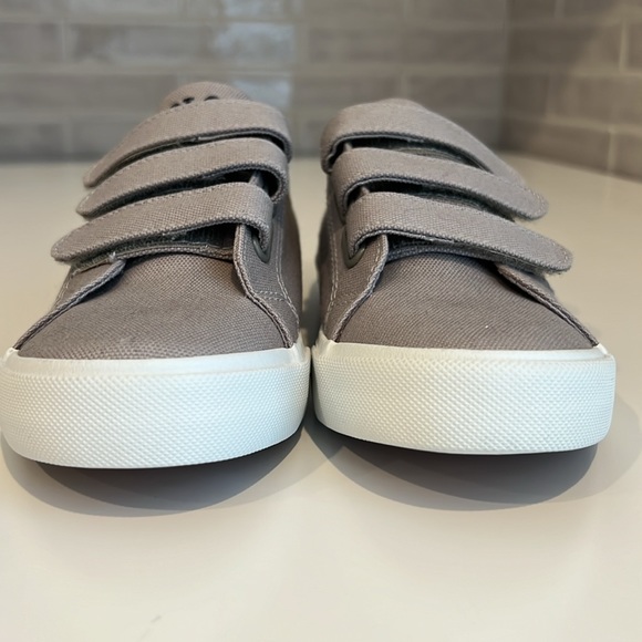 NWOB! Polo Ralph Lauren Grey Canvas sneakers Youth - Picture 9 of 9
